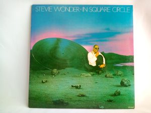 Stevie Wonder: In Square Circle, Stevie Wonder, venta vinilos de Stevie Wonder, Rhythm & Blues contemporáneo, Pop-rock, vinilos de pop-rock, venta online de discos de vinilo, Tienda de vinilos online